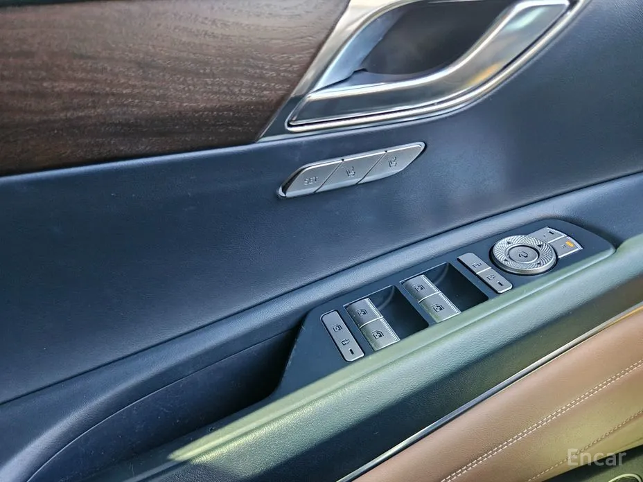 Фото 18 - Genesis GV80