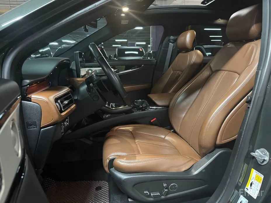 Фото 10 - Lincoln Nautilus