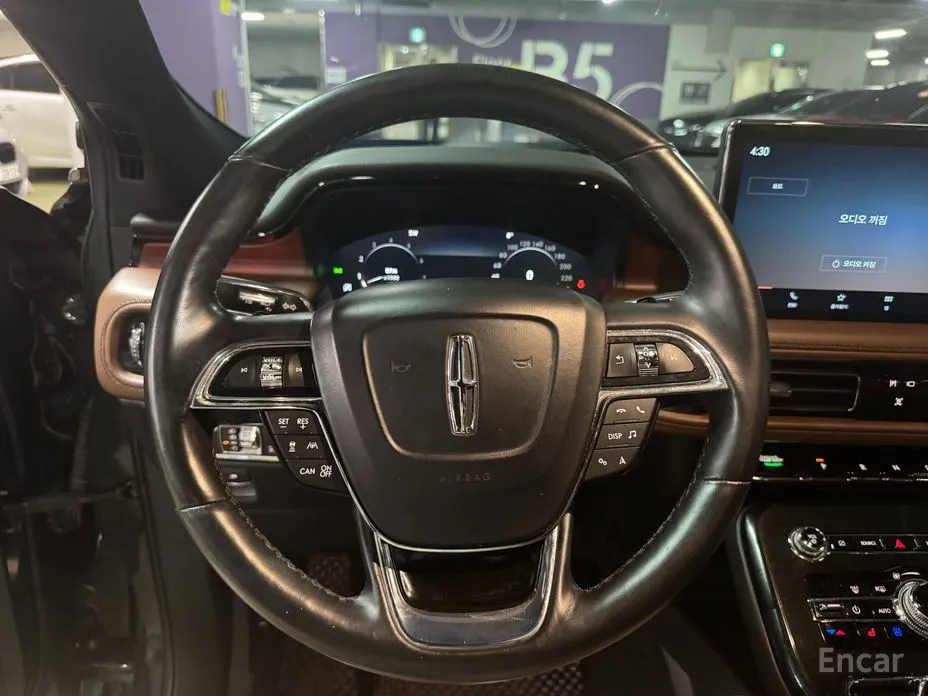 Фото 13 - Lincoln Nautilus