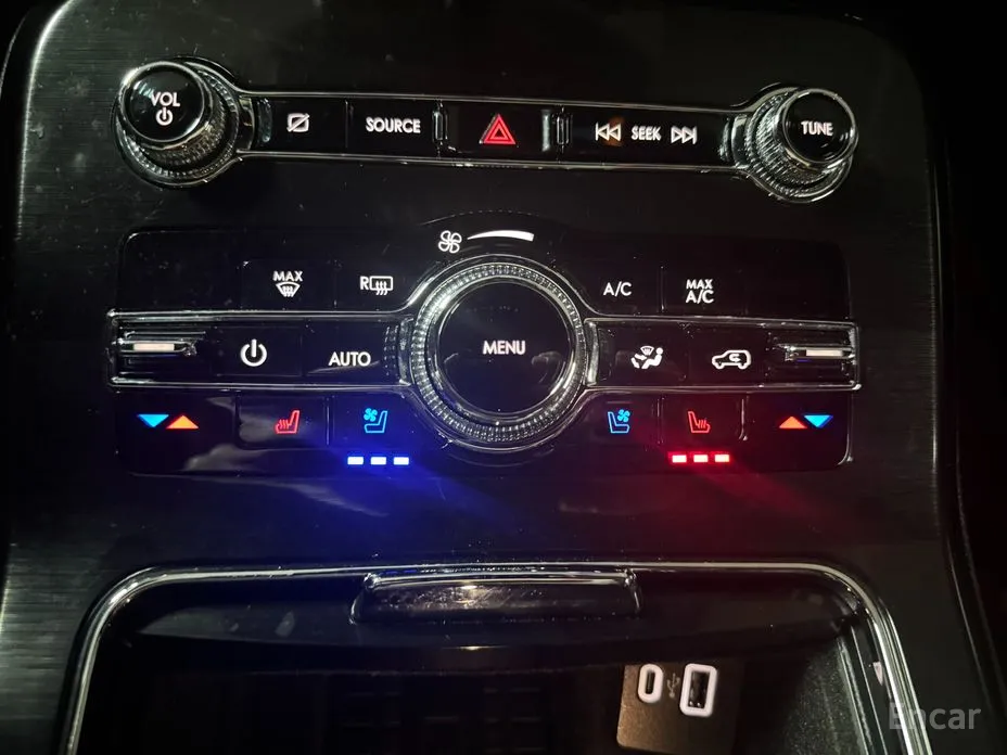 Фото 14 - Lincoln Nautilus