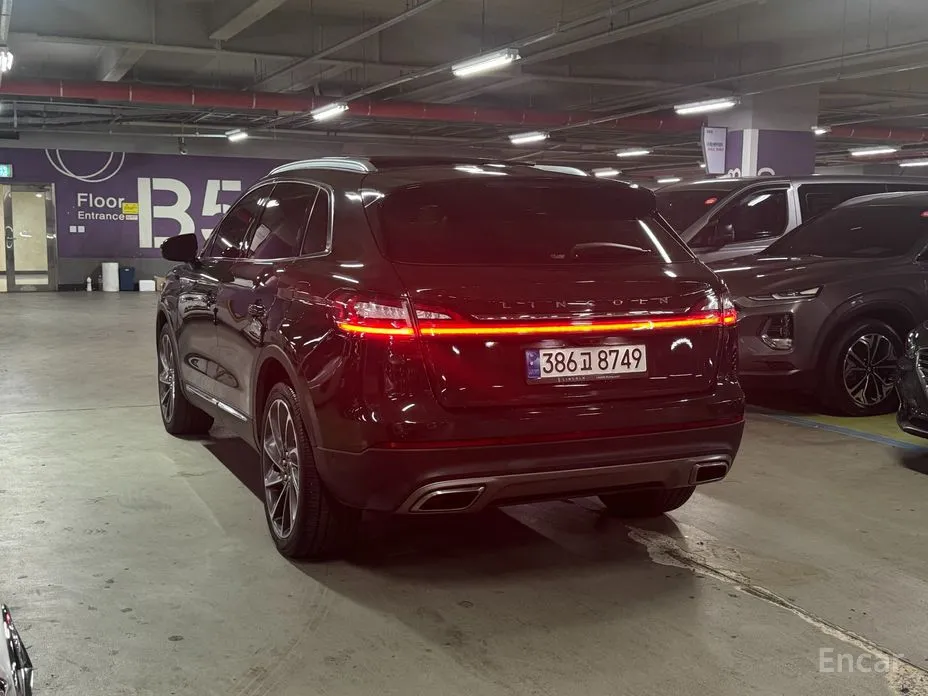 Фото 4 - Lincoln Nautilus