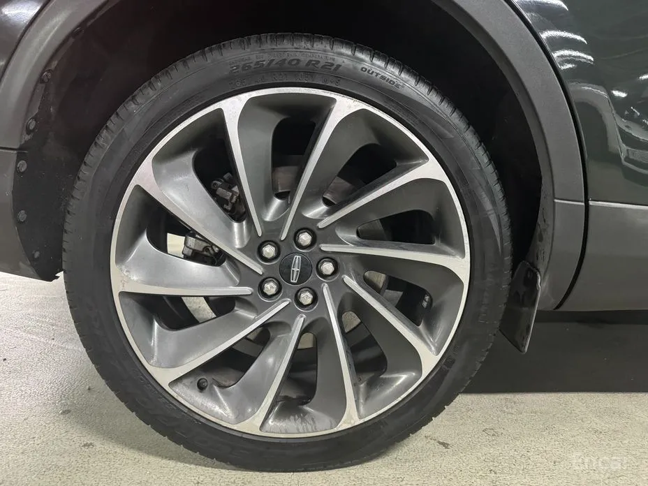 Фото 5 - Lincoln Nautilus