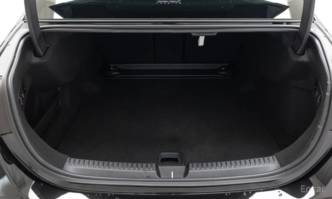 Фото 11 - Mercedes-Benz E-Class