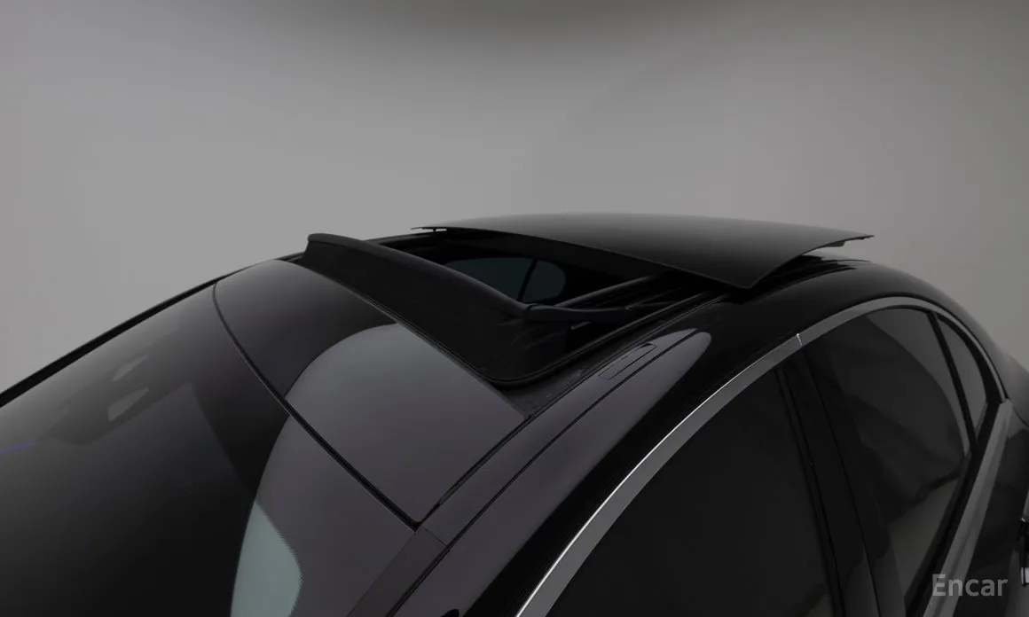 Фото 12 - Mercedes-Benz E-Class