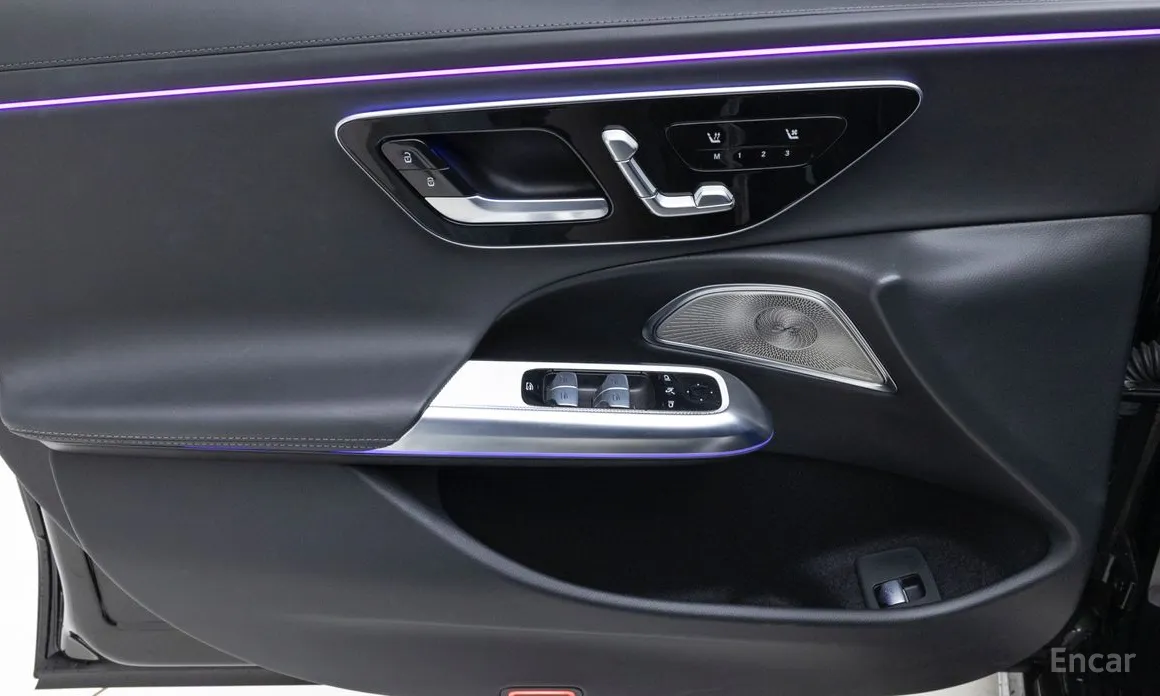 Фото 15 - Mercedes-Benz E-Class