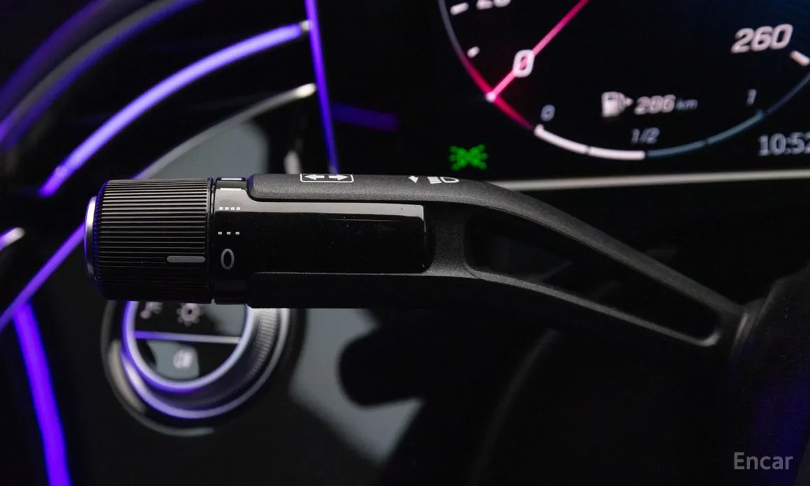 Фото 18 - Mercedes-Benz E-Class