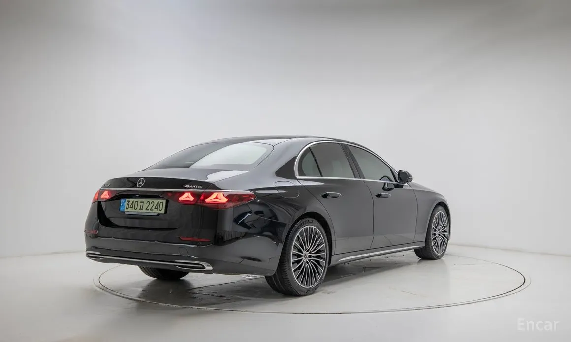 Фото 2 - Mercedes-Benz E-Class