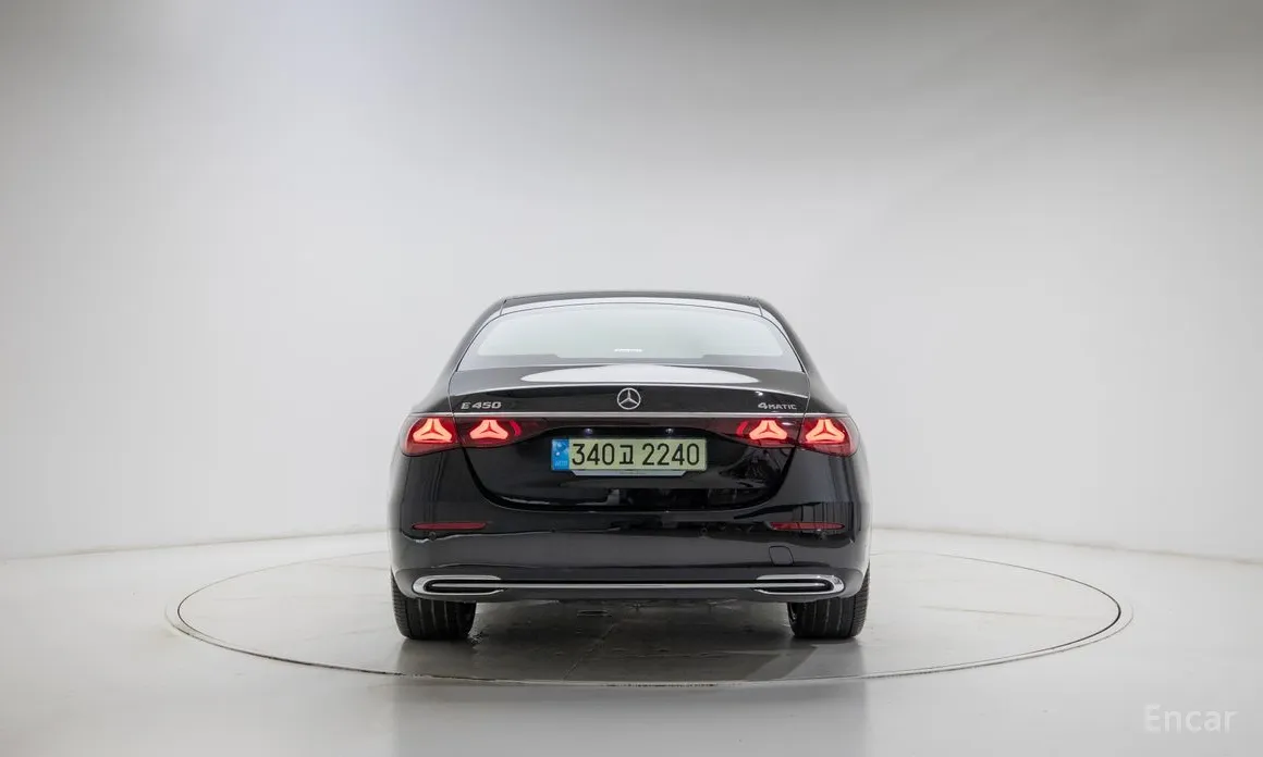 Фото 4 - Mercedes-Benz E-Class