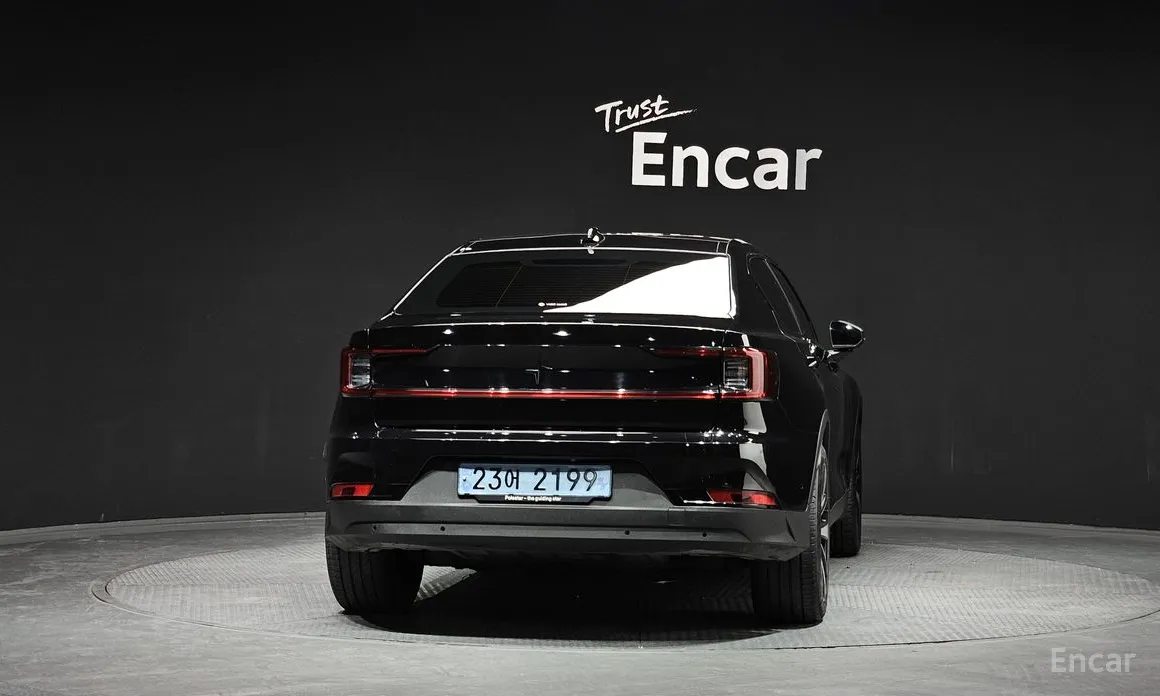 Фото 4 - Polestar 2