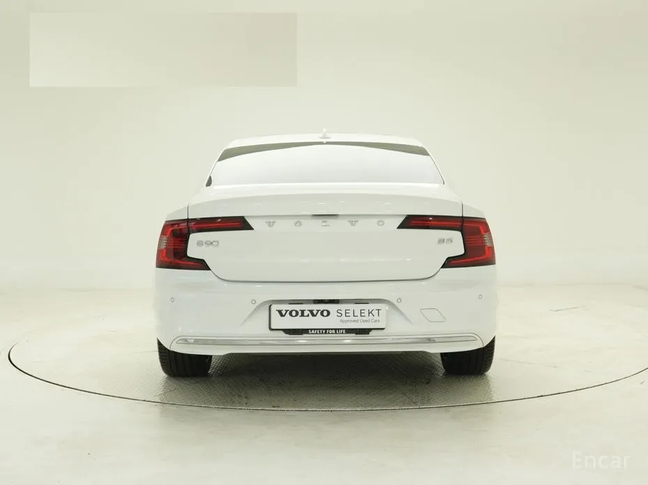 Фото 4 - Volvo S90