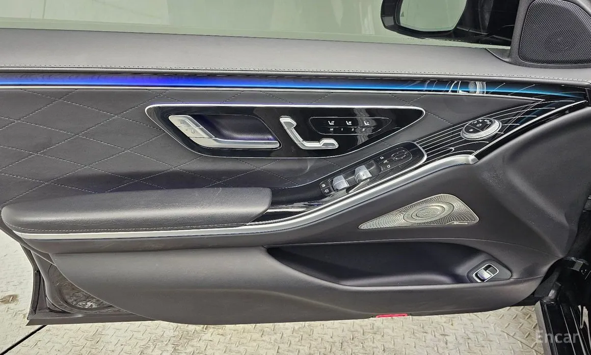 Фото 13 - Mercedes-Benz S-Class