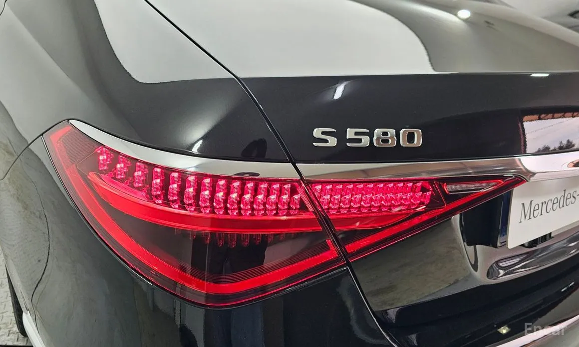 Фото 18 - Mercedes-Benz S-Class