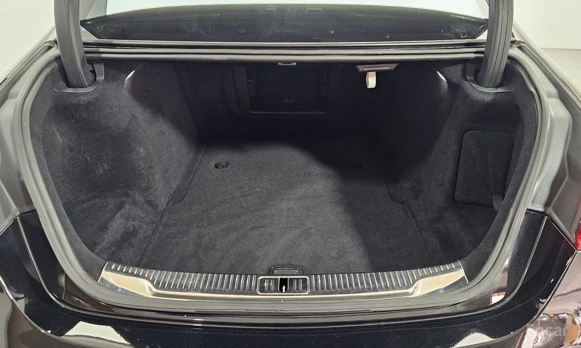 Фото 20 - Mercedes-Benz S-Class