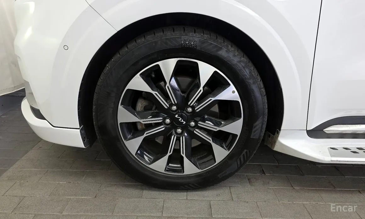 Фото 5 - Kia Carnival