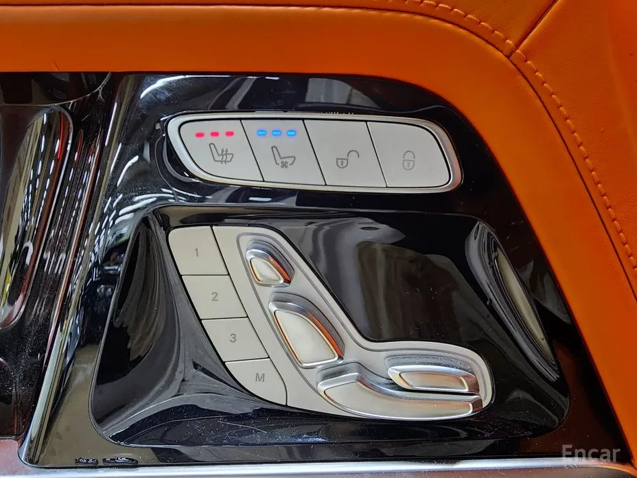 Фото 11 - Mercedes-Benz G-Class