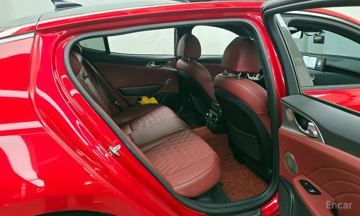 Фото 12 - Kia Stinger