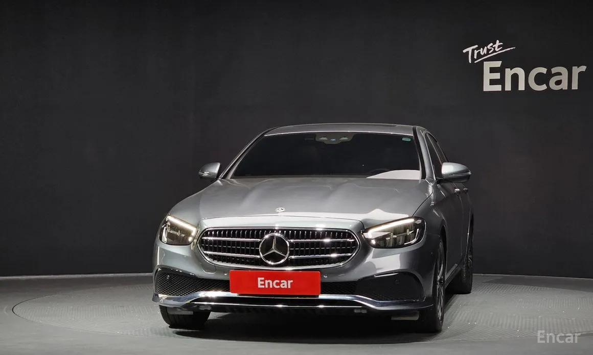 Фото 3 - Mercedes-Benz E-Class