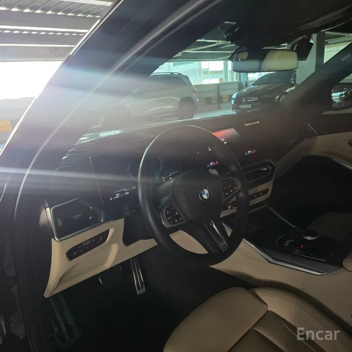 Photo 2 - BMW 3 Series