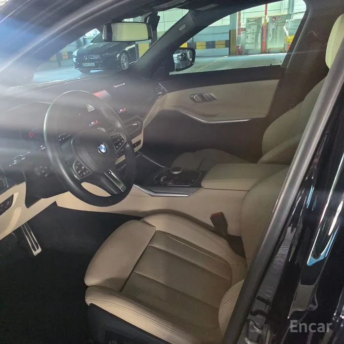 Photo 6 - BMW 3 Series