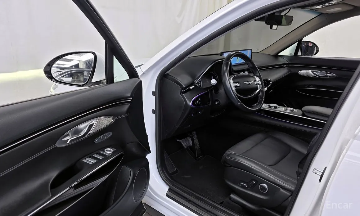 Фото 10 - Genesis GV70