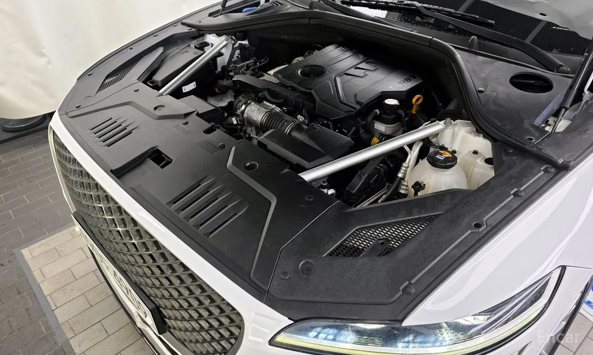 Фото 6 - Genesis GV70