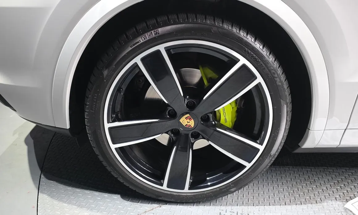 Фото 5 - Porsche Cayenne