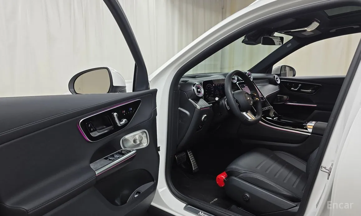 Mercedes-Benz GLC-Class 2023 GLC300 4MATIC AMG Line