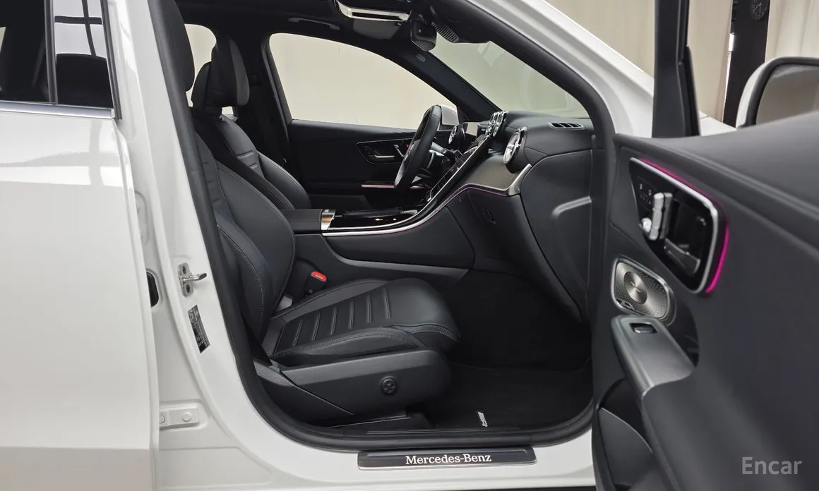 Mercedes-Benz GLC-Class 2023 GLC300 4MATIC AMG Line