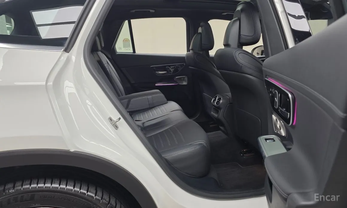 Mercedes-Benz GLC-Class 2023 GLC300 4MATIC AMG Line