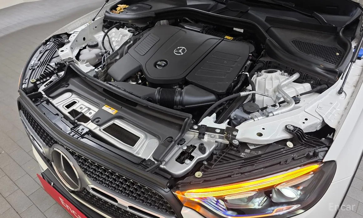 Mercedes-Benz GLC-Class 2023 GLC300 4MATIC AMG Line