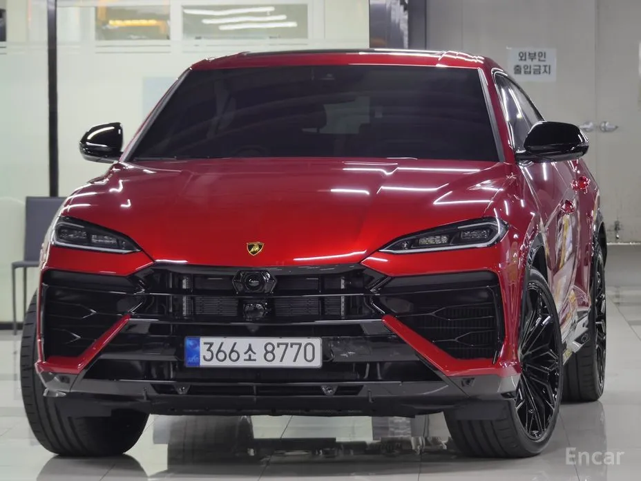 Фото 1 - Lamborghini Urus
