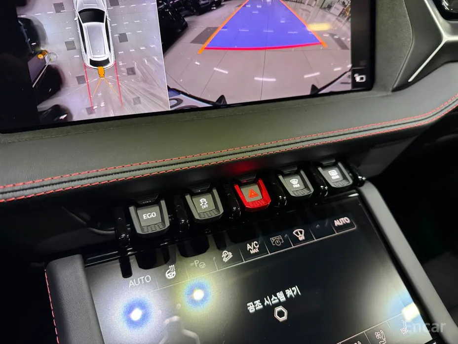 Фото 10 - Lamborghini Urus