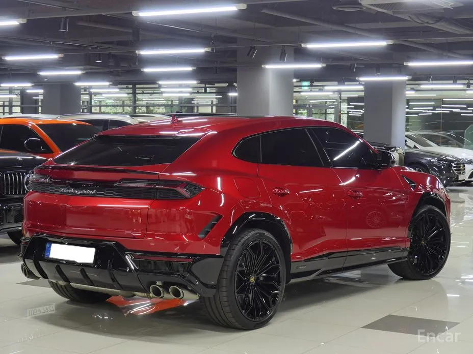 Фото 3 - Lamborghini Urus