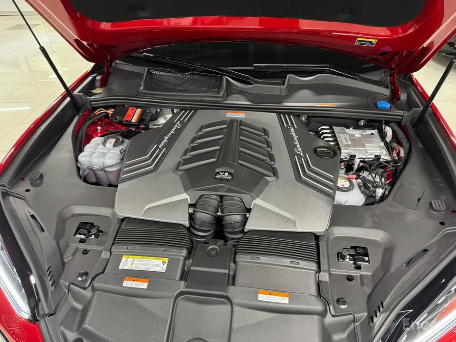 Фото 5 - Lamborghini Urus