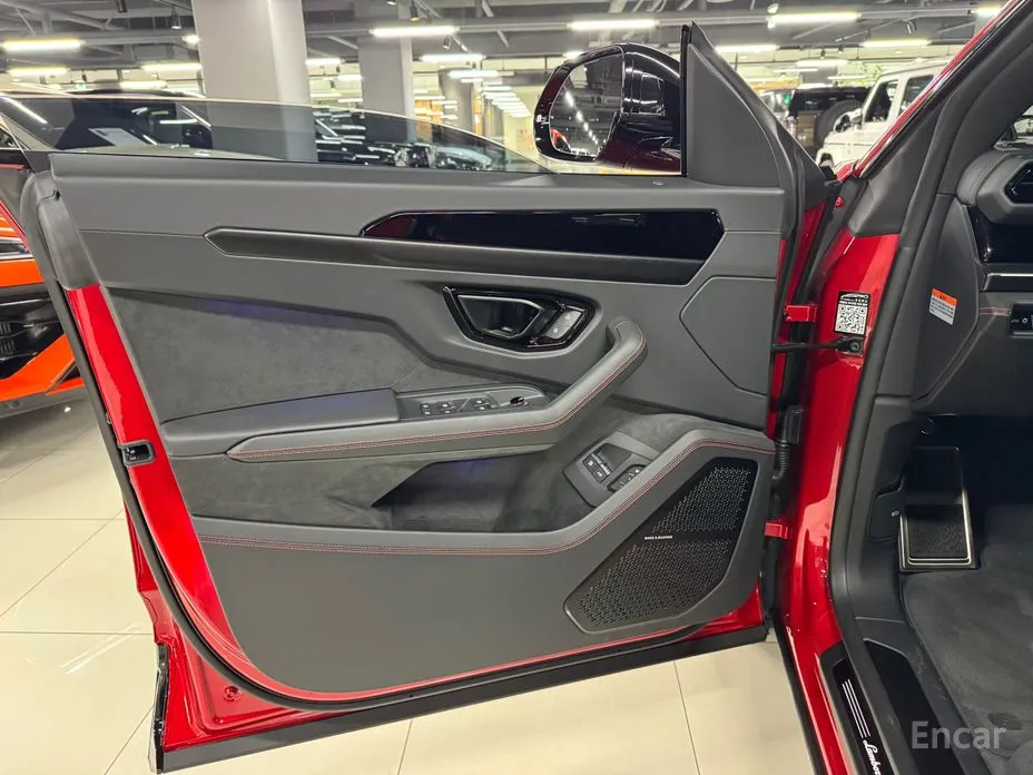 Фото 7 - Lamborghini Urus