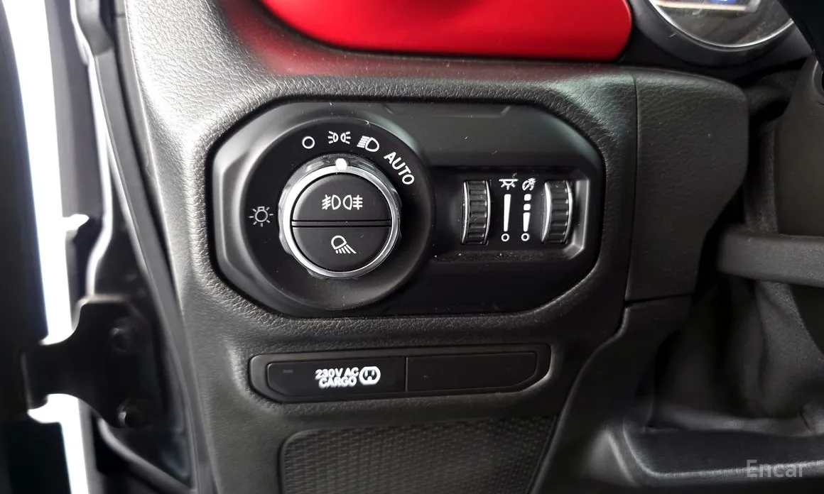 Фото 13 - Jeep Gladiator