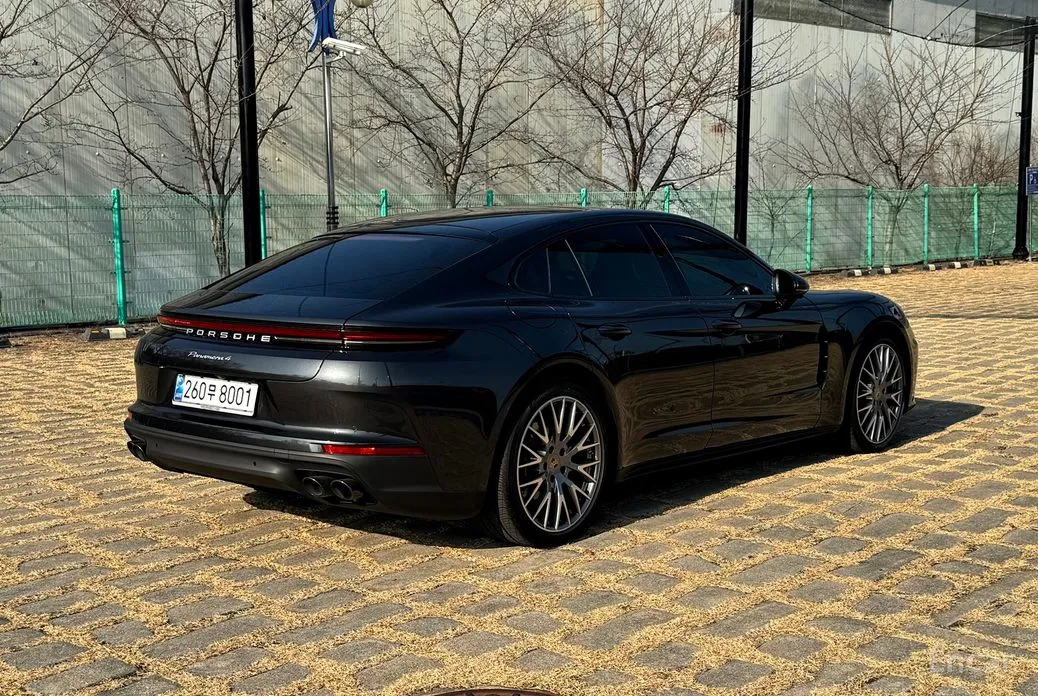 Фото 7 - Porsche Panamera