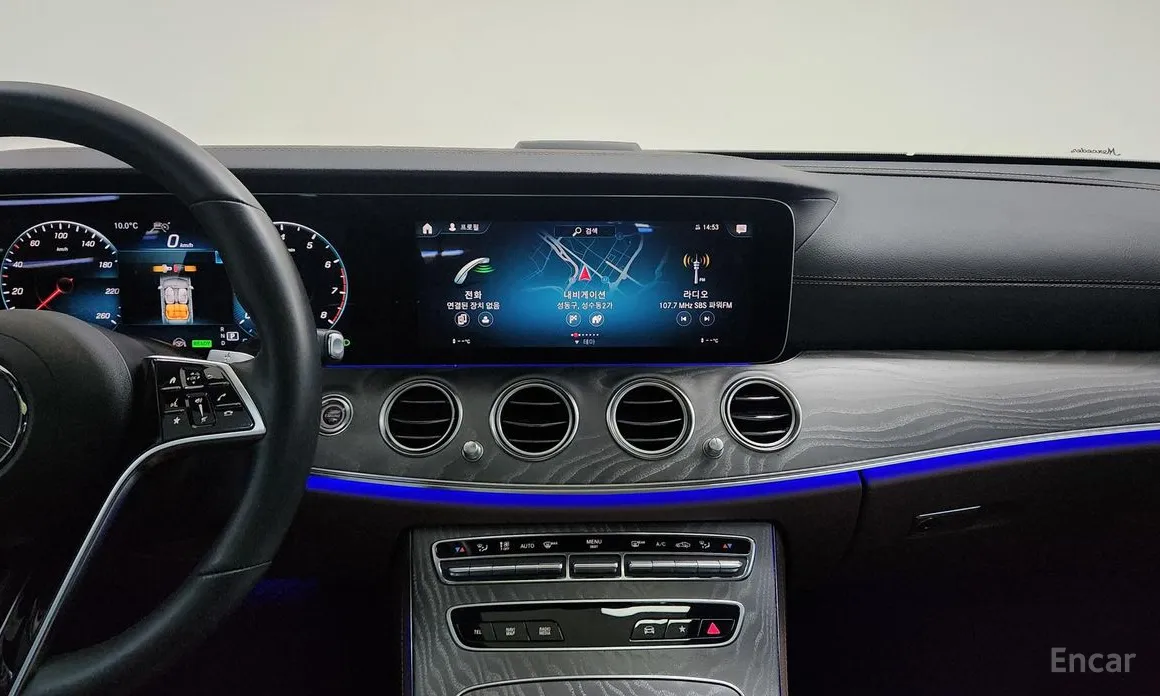 Фото 16 - Mercedes-Benz E-Class