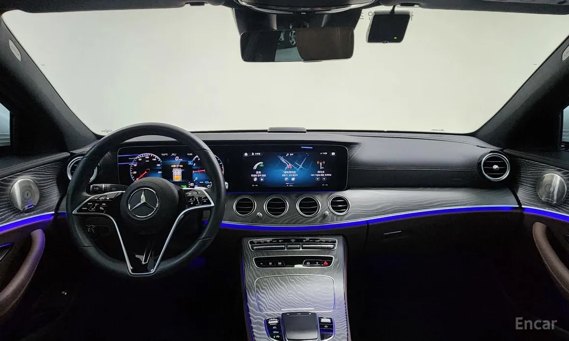 Фото 7 - Mercedes-Benz E-Class