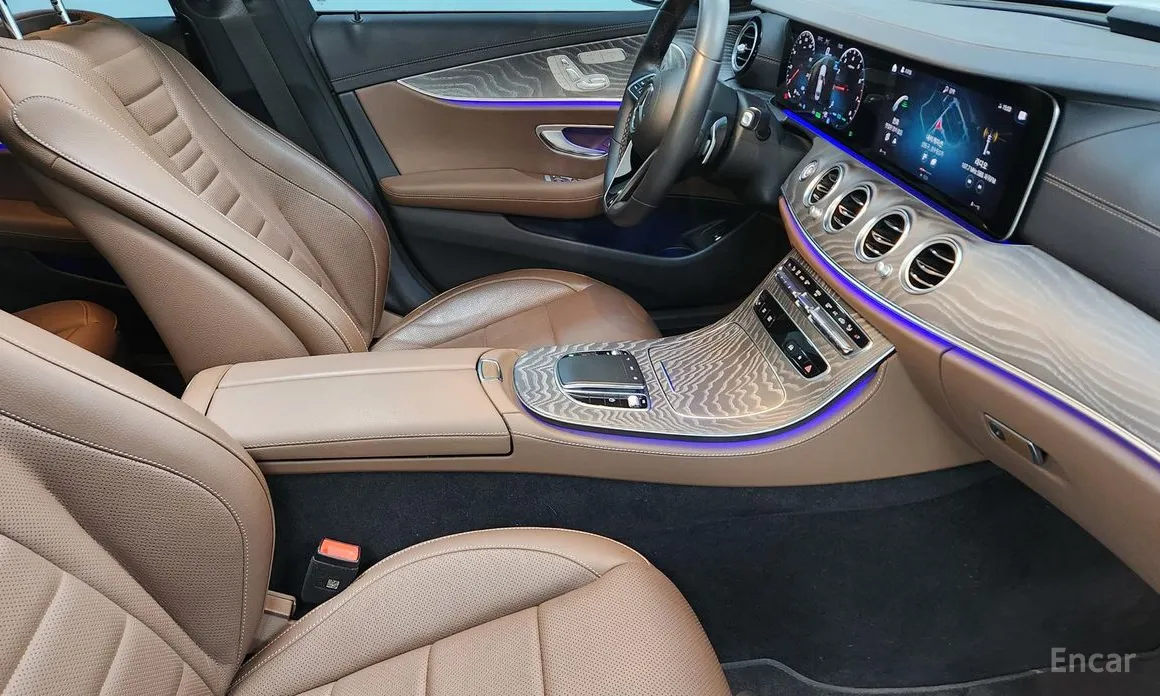 Фото 9 - Mercedes-Benz E-Class