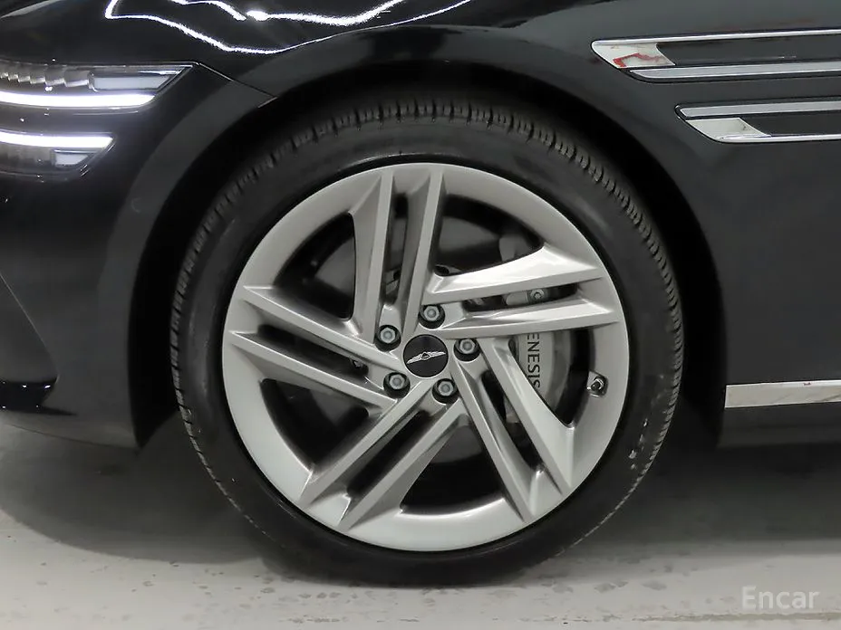 Фото 20 - Genesis G80