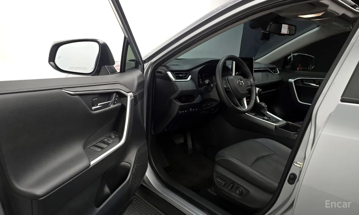 Photo 11 - Toyota RAV4