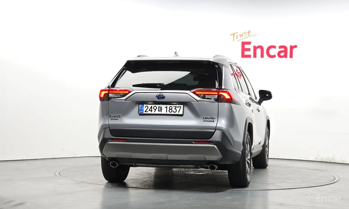 Photo 4 - Toyota RAV4