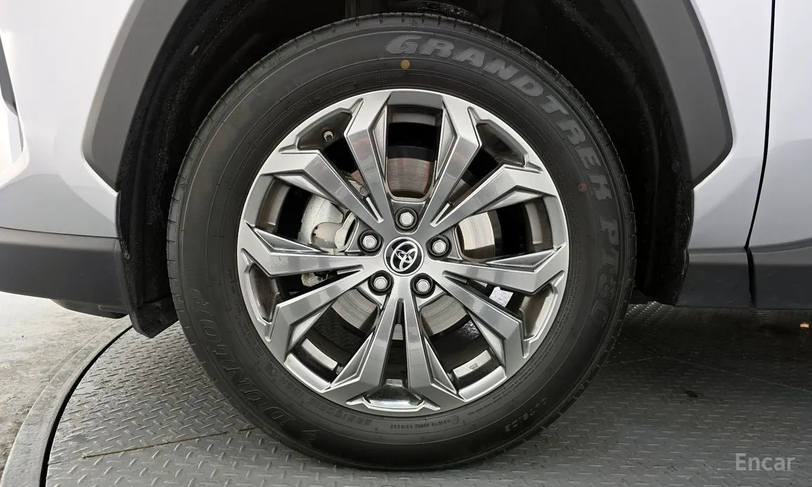 Photo 5 - Toyota RAV4