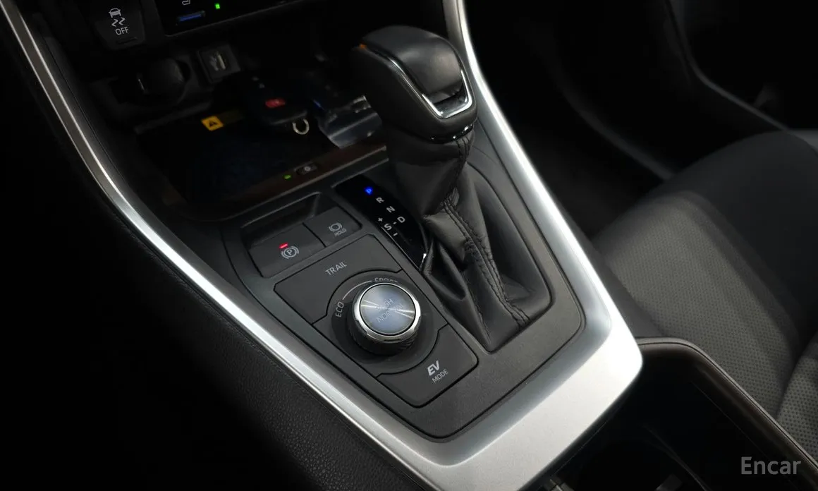 Photo 9 - Toyota RAV4