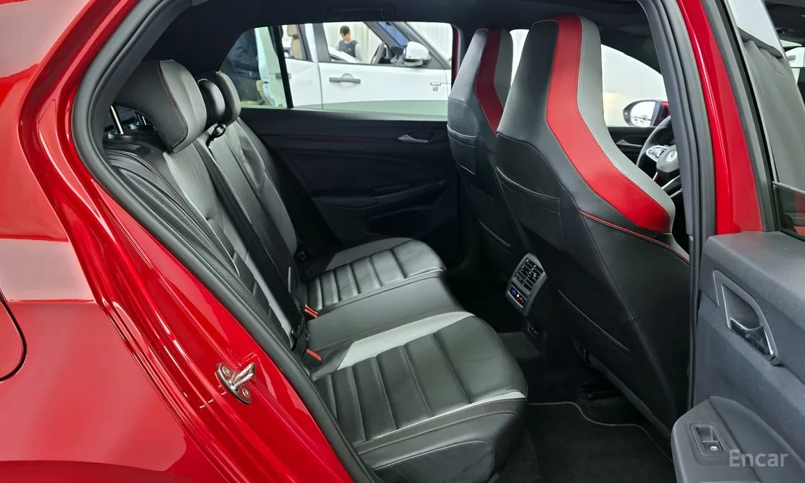 Фото 12 - Volkswagen Golf