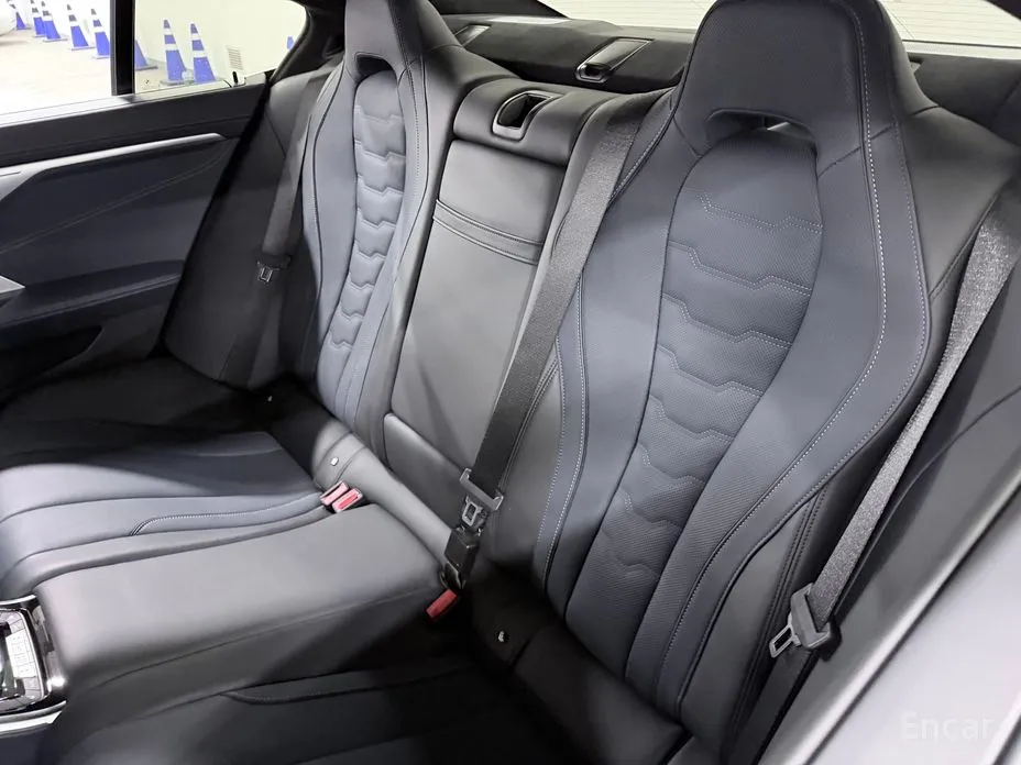 Фото 10 - BMW 8 Series