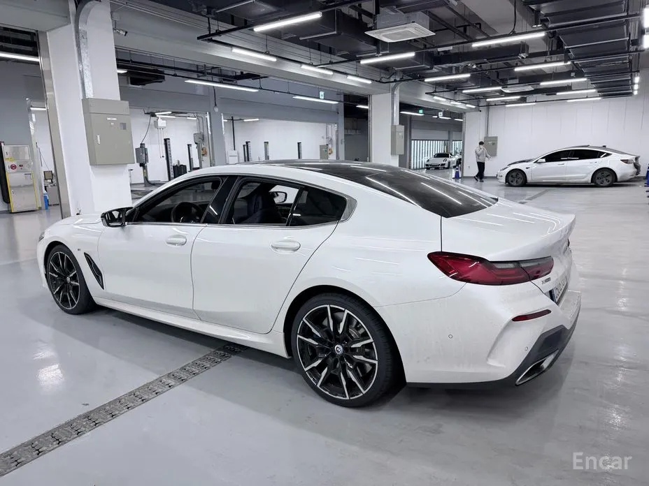 Фото 2 - BMW 8 Series