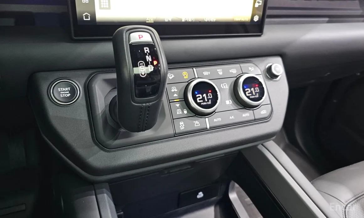 Фото 18 - Land Rover Defender