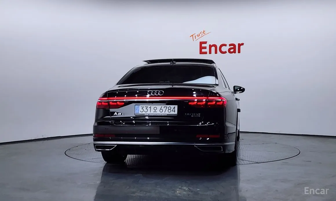 Фото 4 - Audi A8